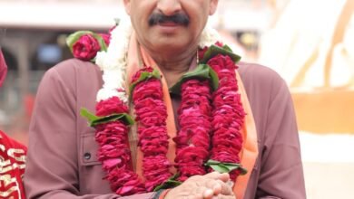 मनोज तिवारी ने किए महाकाल के दर्शन, सांसद अनिल फिरोजिया ने किया स्वागत